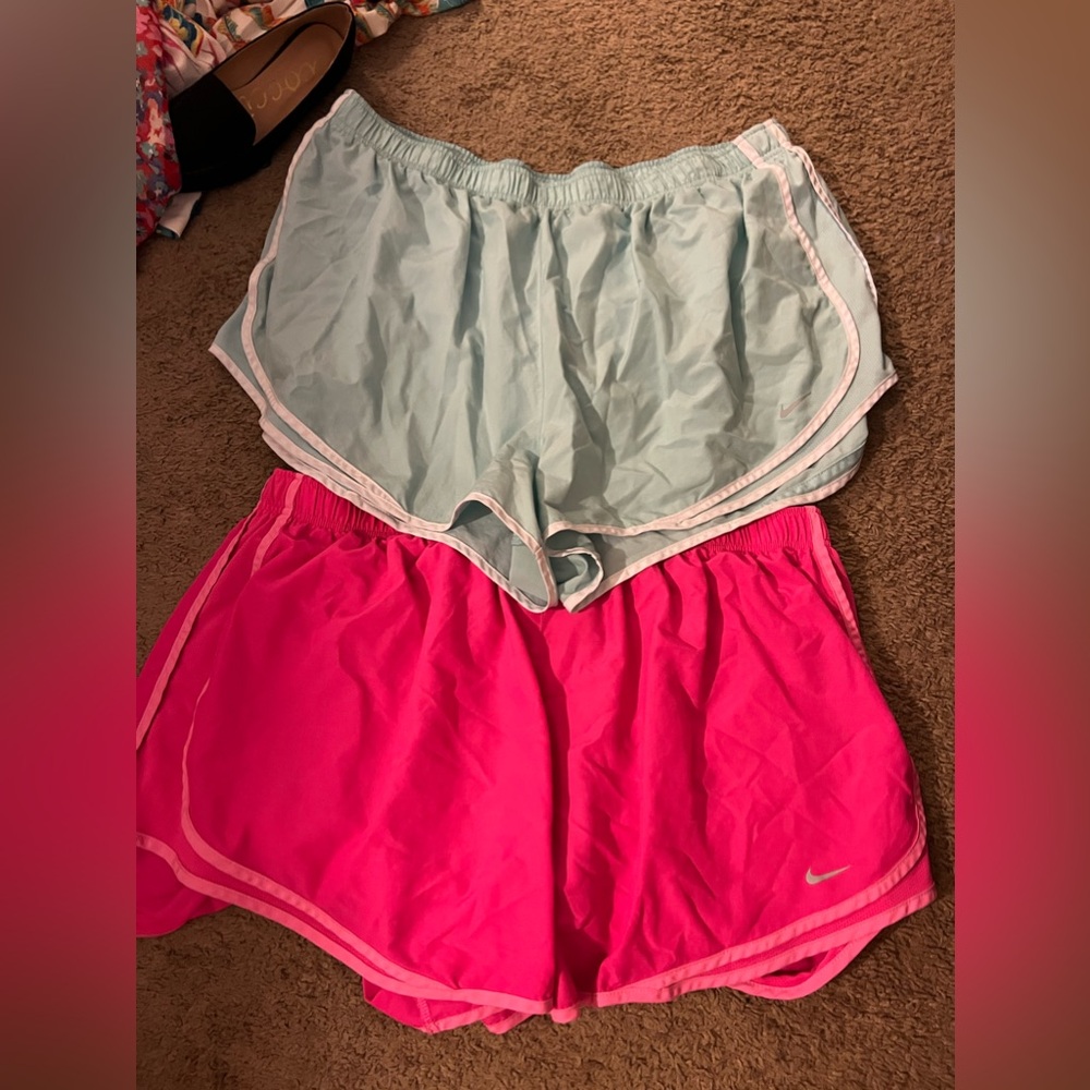 3x Nike shirt bundle pink and blue